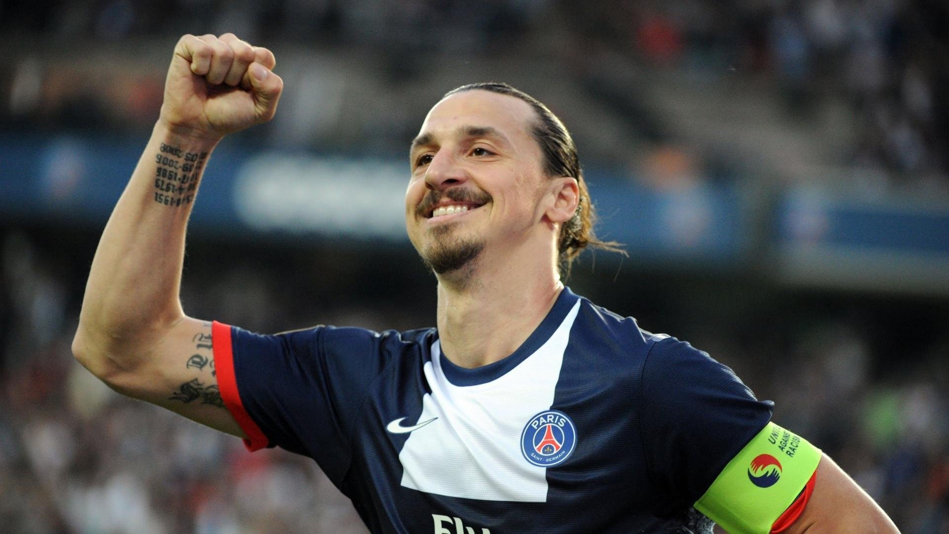 冠军球队退役仪式安排温馨有序吸引球迷自发助阵，球员宣布退役