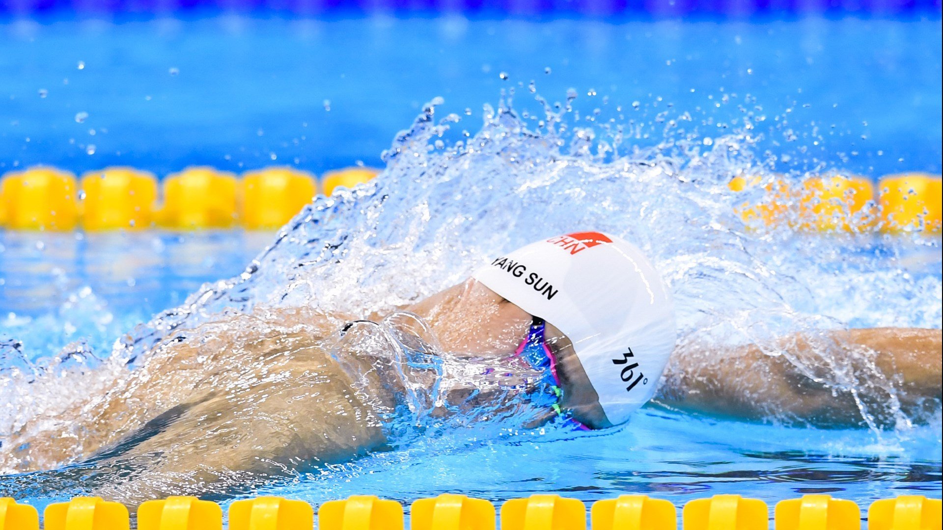 巴哈马游泳队在国际赛场表现优异，巴哈马运动员